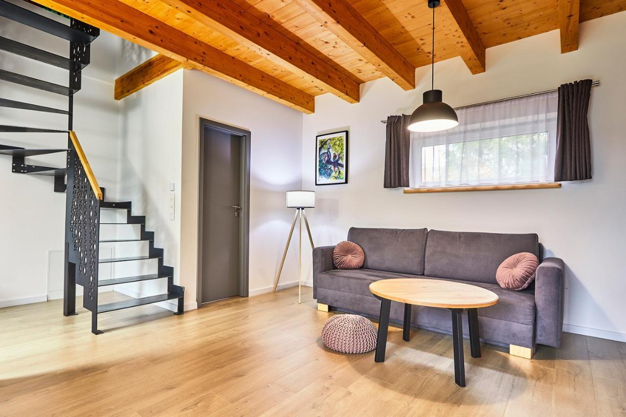 Apartmany Lama Malatiny Bagian luar foto